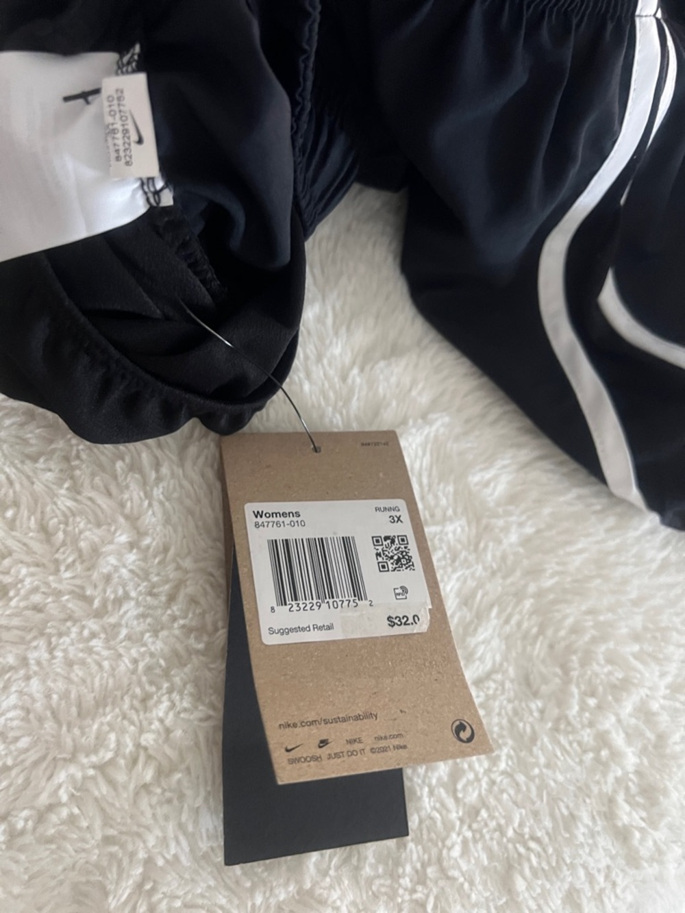 NWT Nike Women's Black Athletic Shorts with White Trim, Dri-fit size 3X - Picture 16 of 16